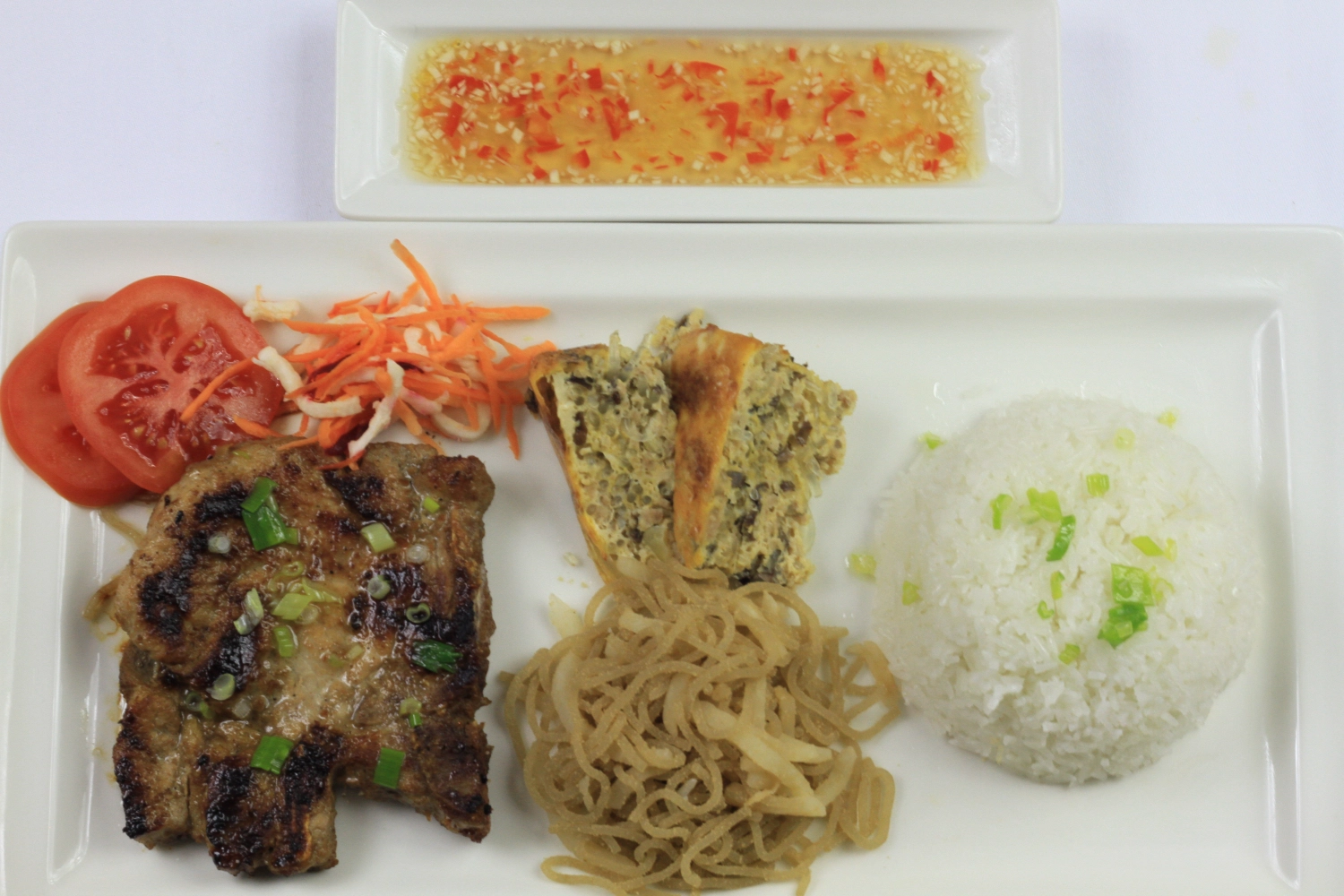  Hoa SEN Vietnamesisches Restaurant, Essen Teller, Pfahl, Brot, Nudeln und Reis mit Salat
